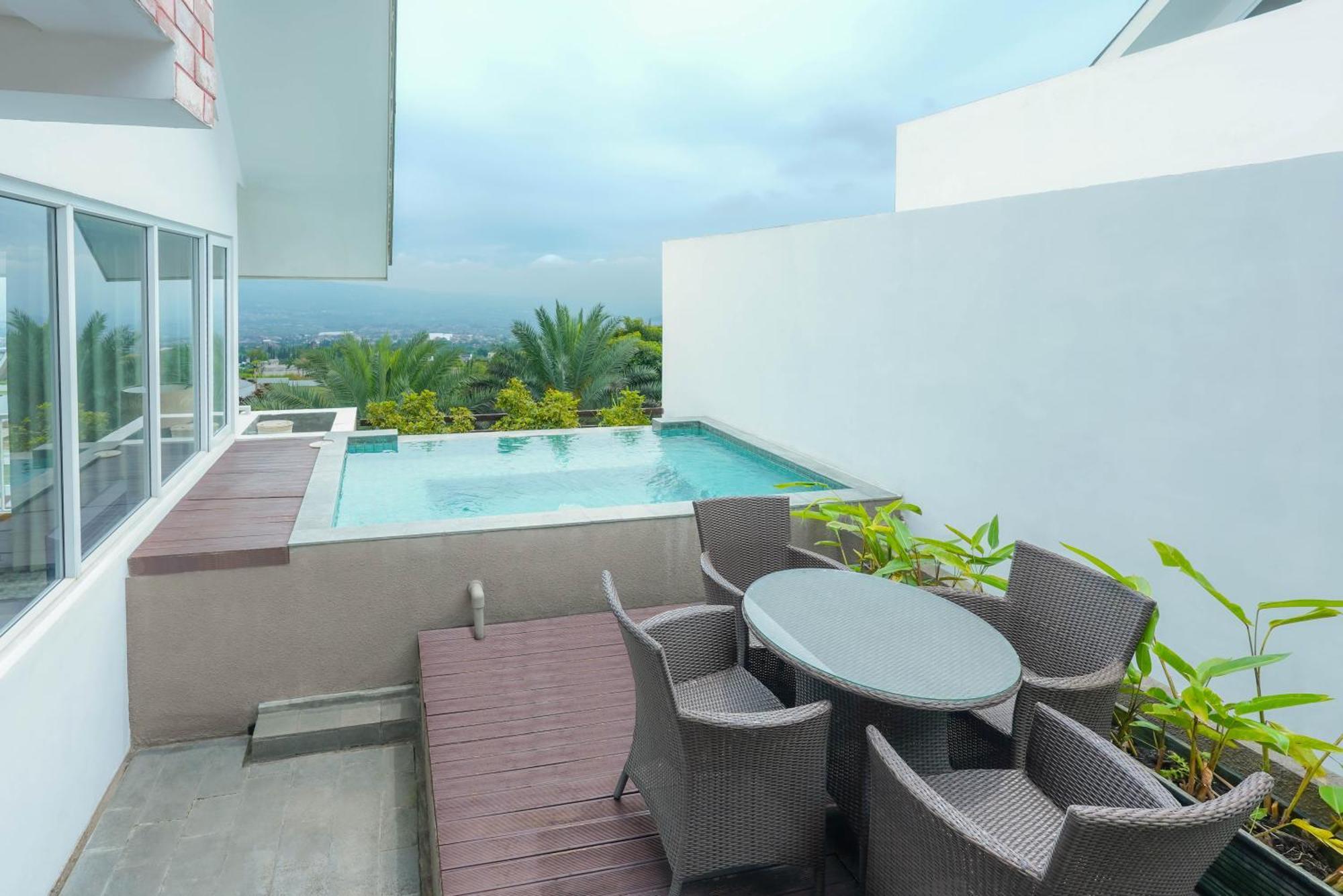 באטו Amartahills Hotel And Resort חדר תמונה
